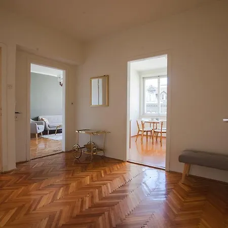 Epicenter Apartamento *